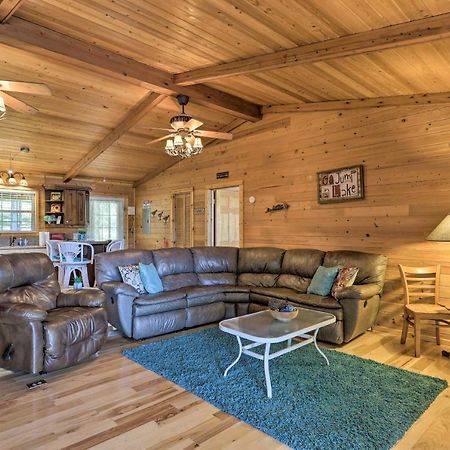 House With Dock And Slide Situated On Lake Sinclair! Sparta Luaran gambar
