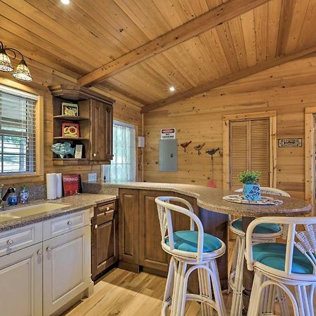 House With Dock And Slide Situated On Lake Sinclair! Sparta Luaran gambar