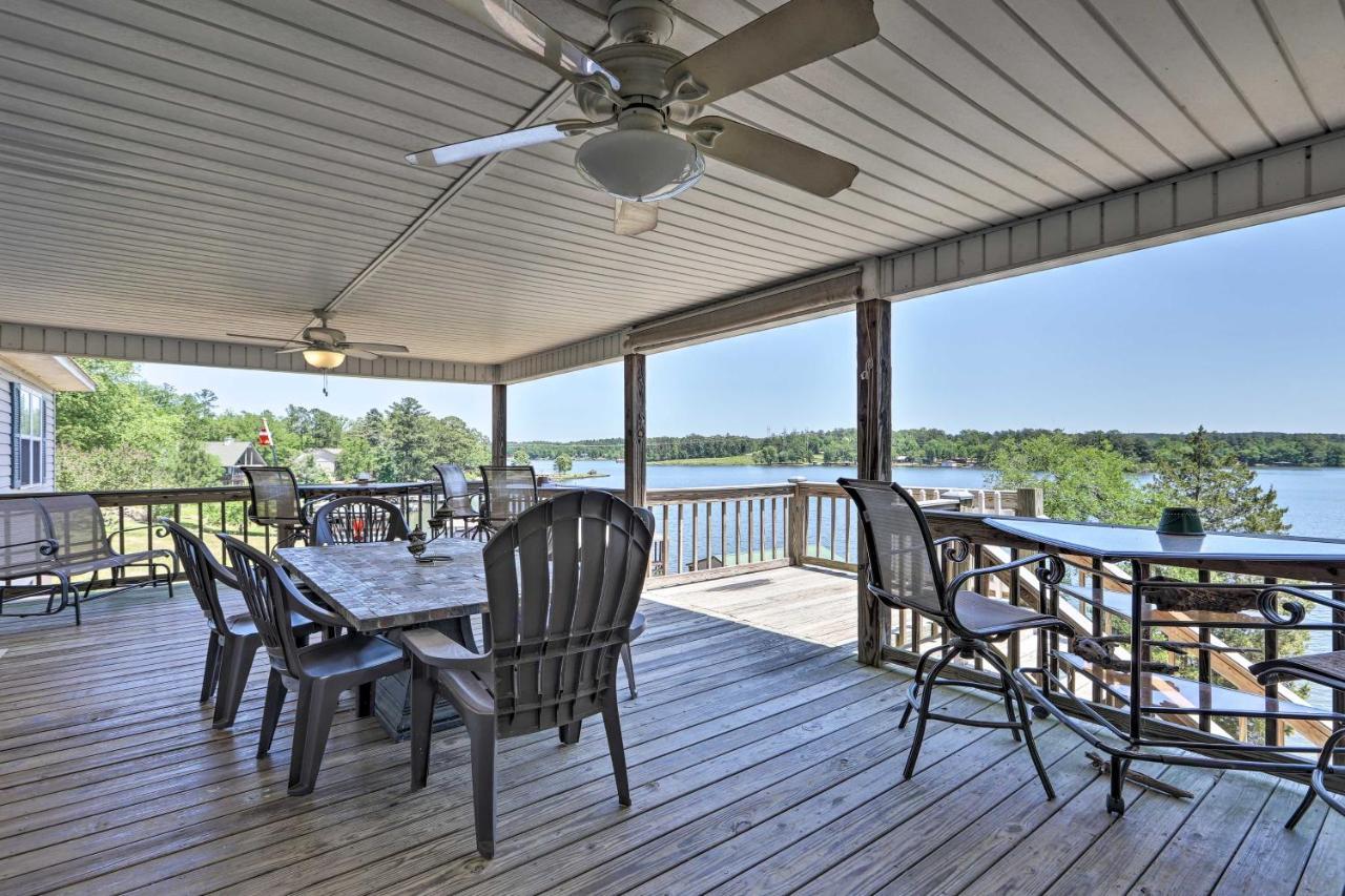 House With Dock And Slide Situated On Lake Sinclair! Sparta Luaran gambar