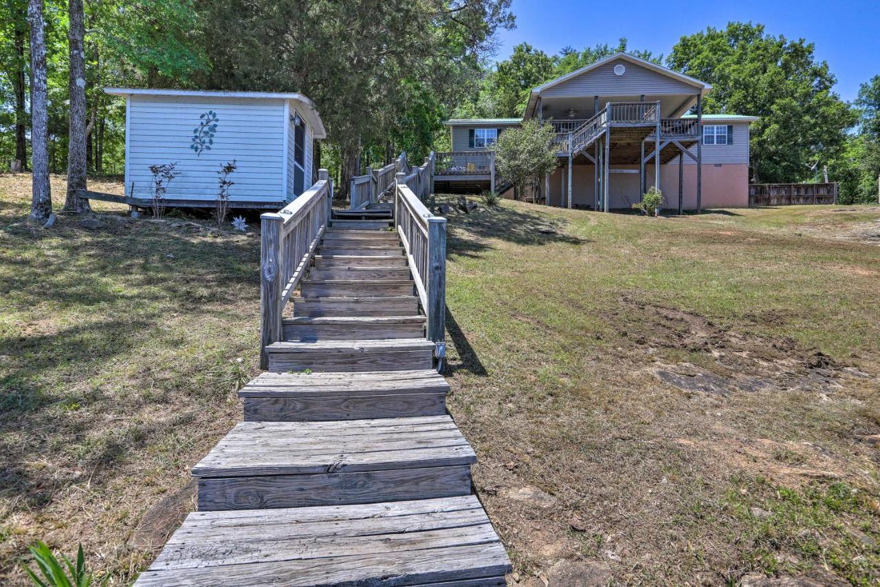 House With Dock And Slide Situated On Lake Sinclair! Sparta Luaran gambar