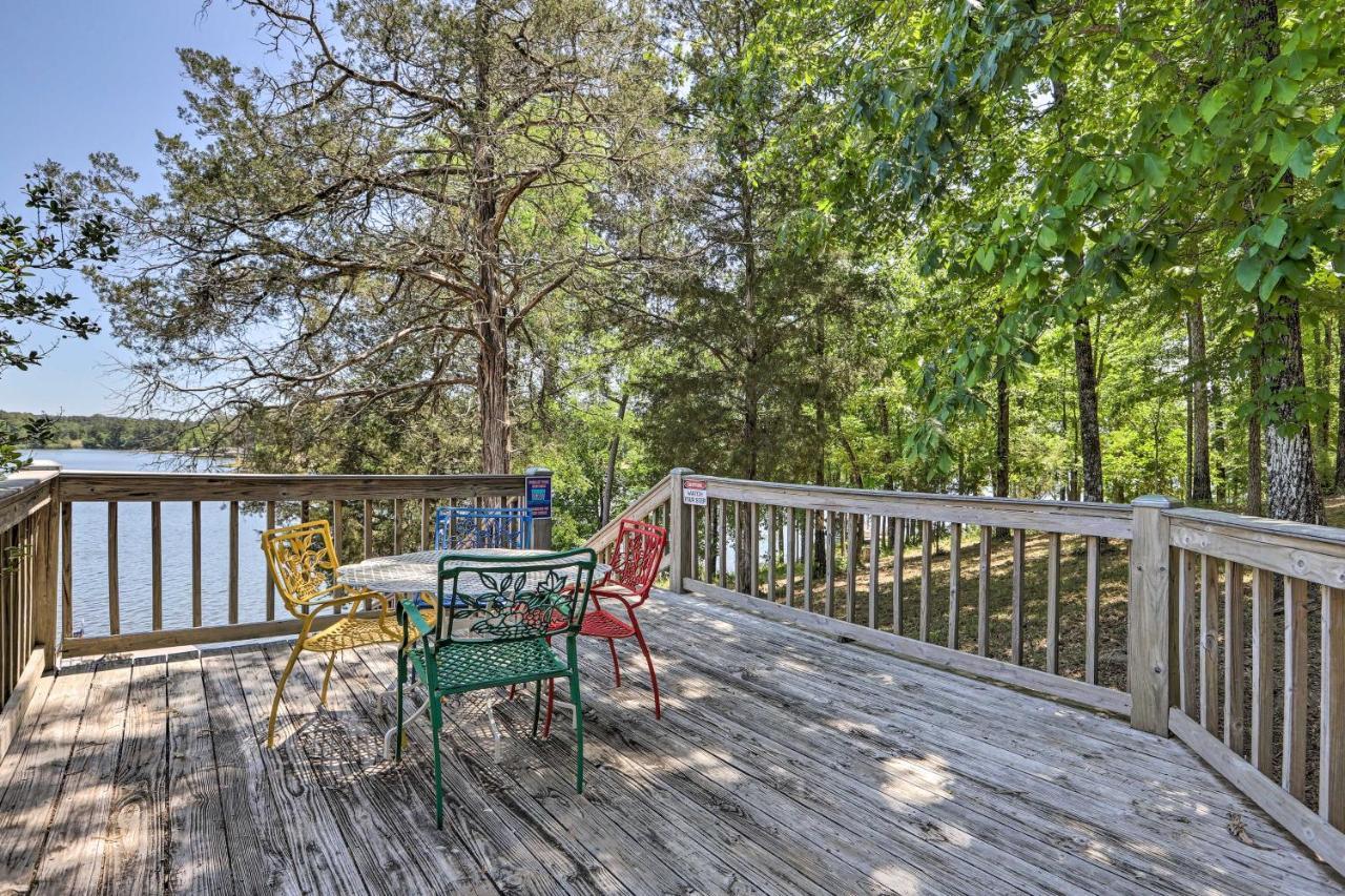 House With Dock And Slide Situated On Lake Sinclair! Sparta Luaran gambar