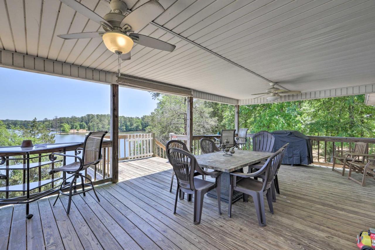 House With Dock And Slide Situated On Lake Sinclair! Sparta Luaran gambar