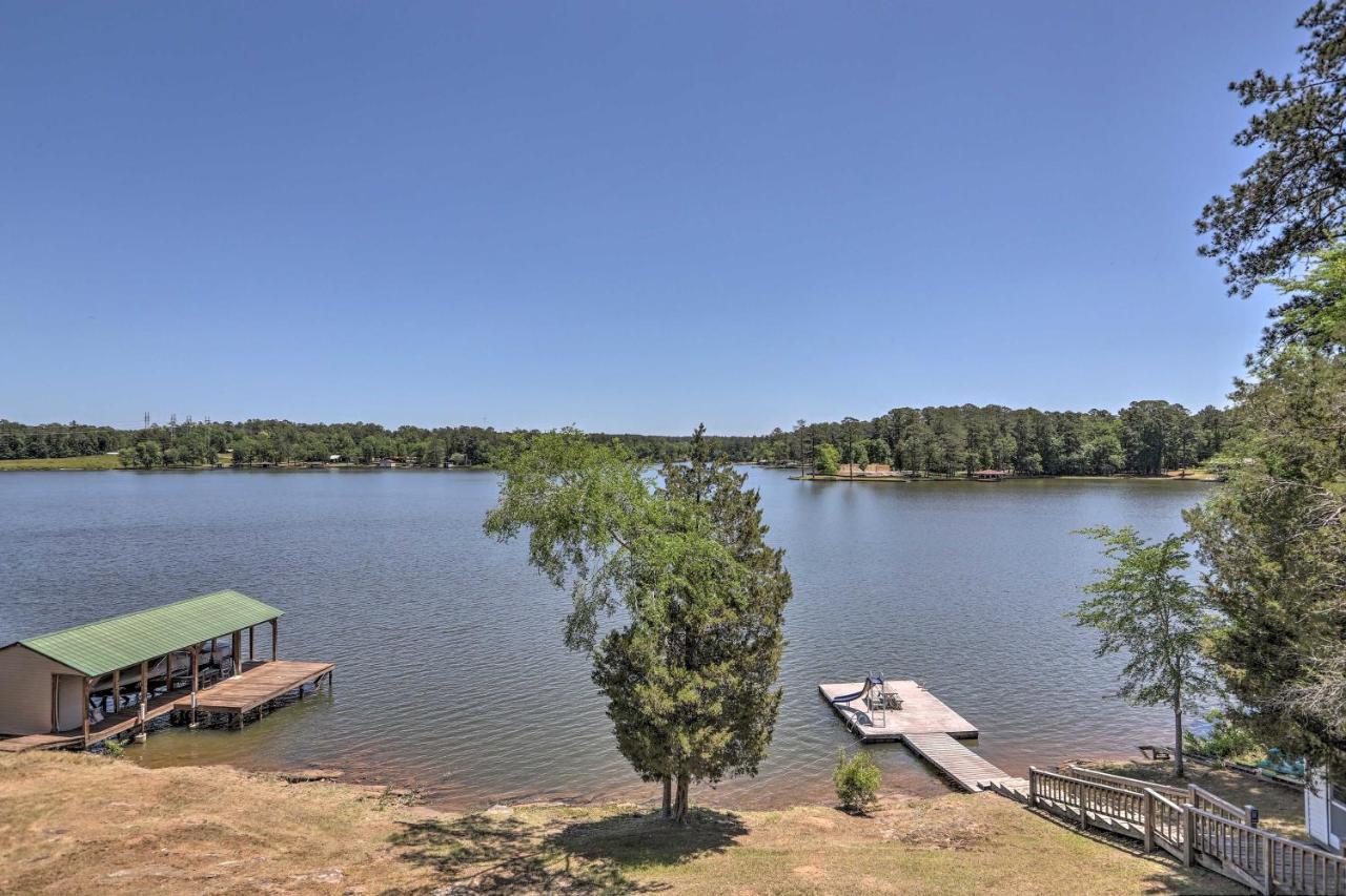 House With Dock And Slide Situated On Lake Sinclair! Sparta Luaran gambar