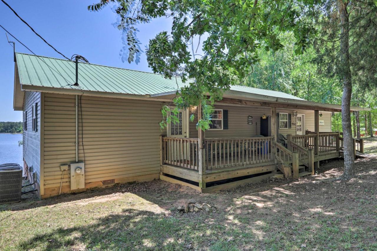 House With Dock And Slide Situated On Lake Sinclair! Sparta Luaran gambar